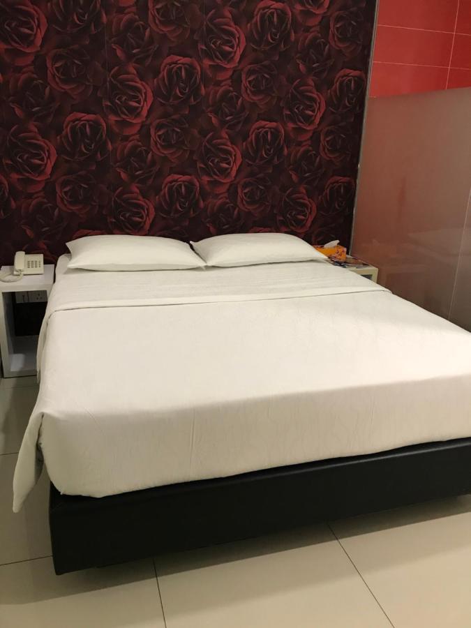 Goody Hotel Johor Bahru Luaran gambar