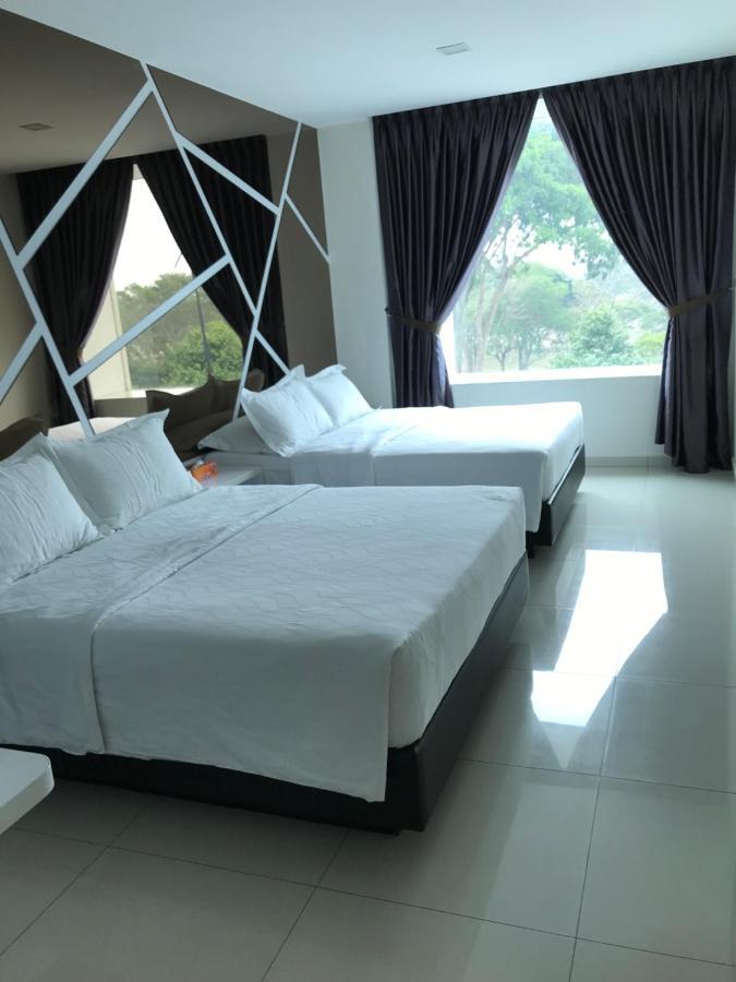 Goody Hotel Johor Bahru Luaran gambar